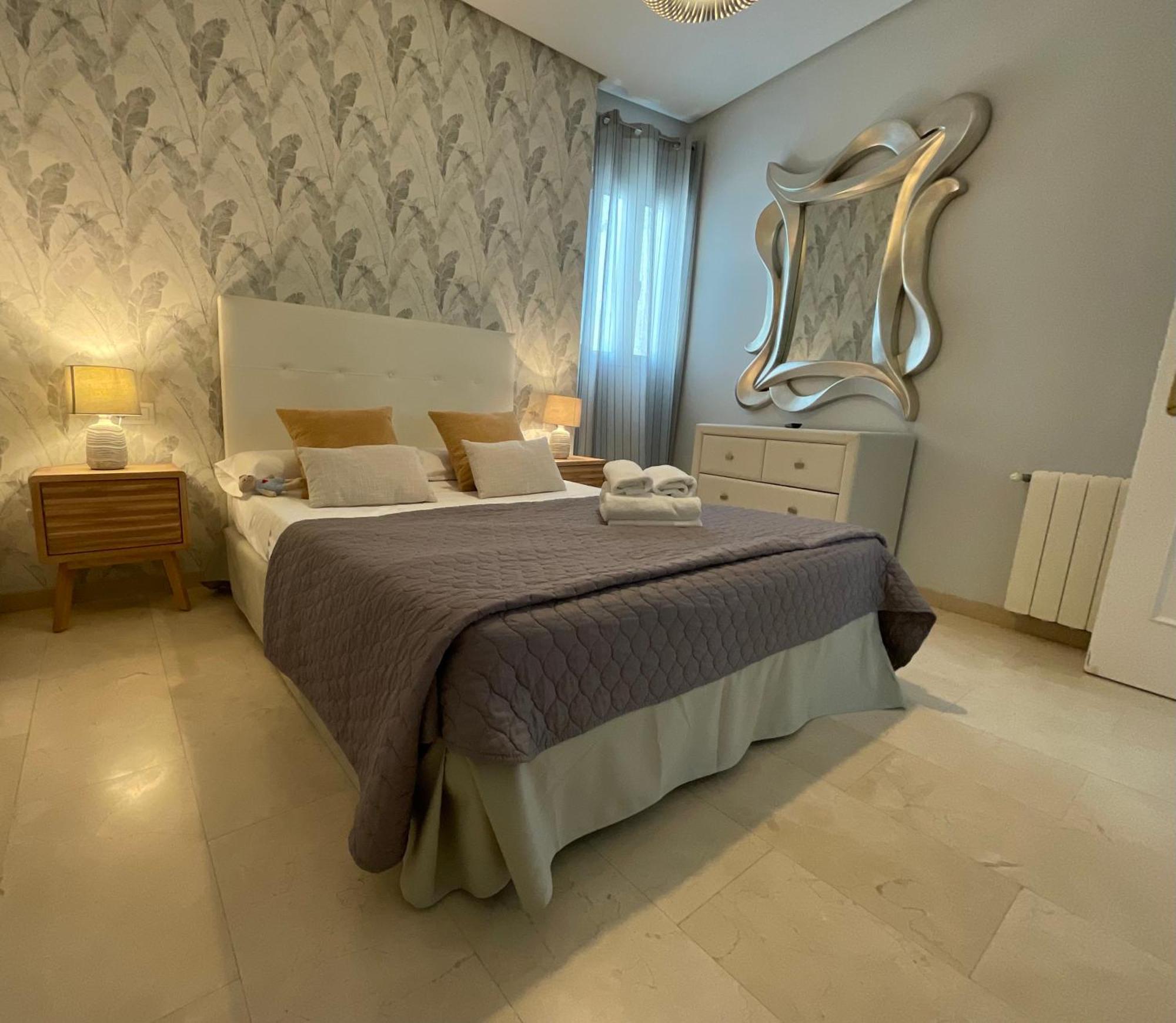 Travel Habitat Atico Calle Comedias Apartment Valencia Bagian luar foto