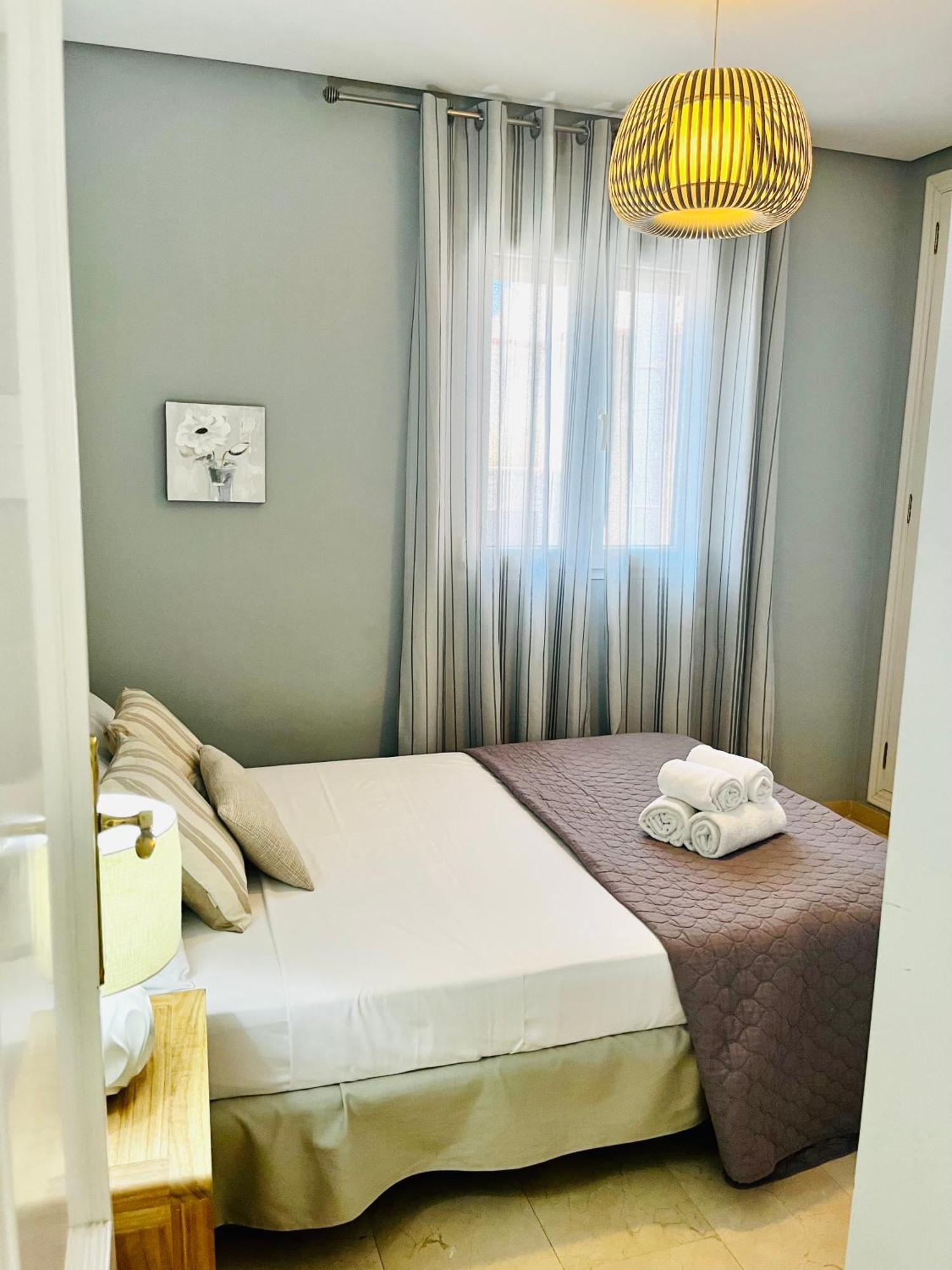 Travel Habitat Atico Calle Comedias Apartment Valencia Bagian luar foto